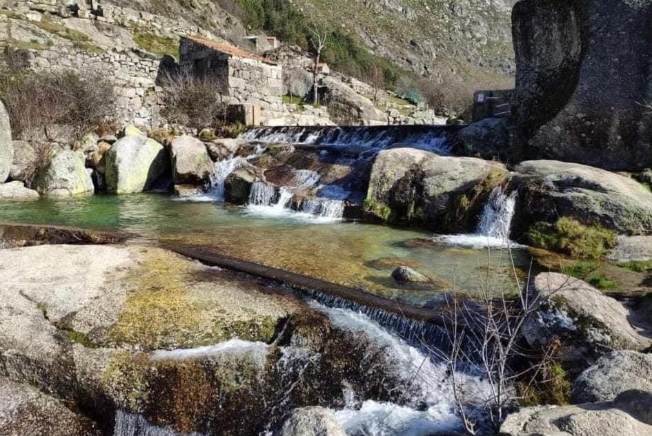 Casa Do Penedo - Um Segredo Na Serra Da Estrela Quintas de Baixo Экстерьер фото